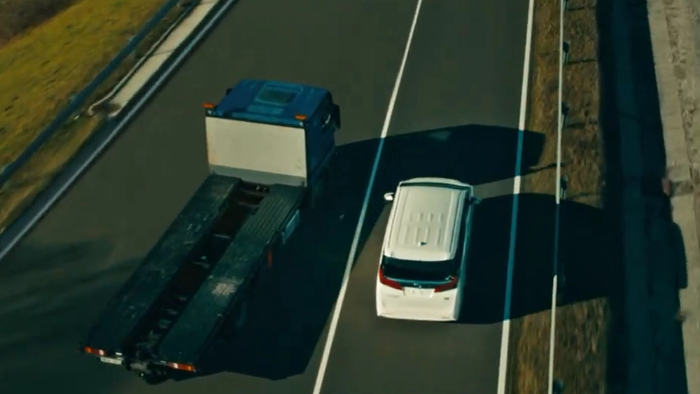 Title: Toyota Alphard / Dokuwa Japan Director: Hiromu Tanaka Director of photography: Maher Maleh